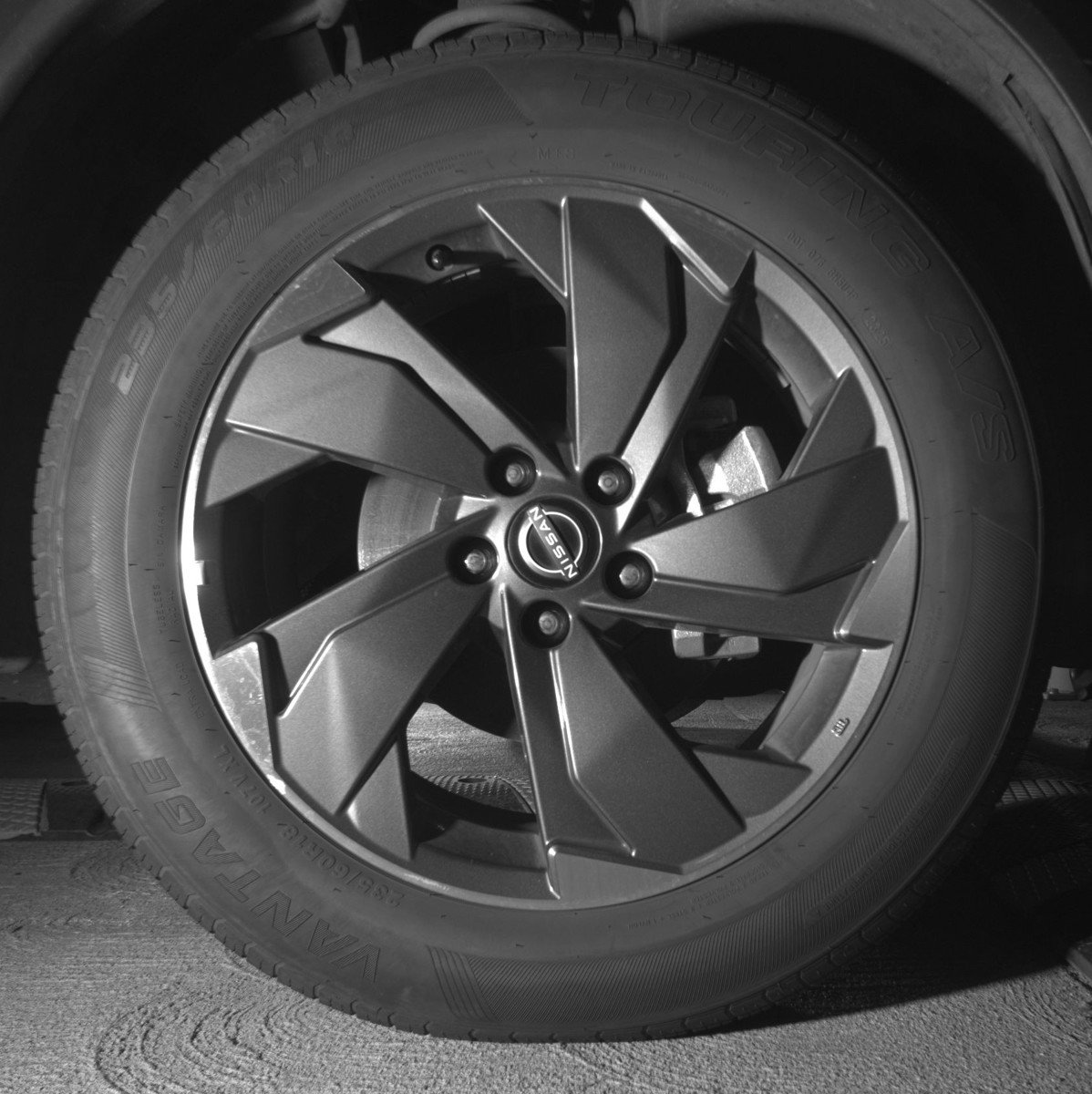 Used 2025 Nissan Rogue SV FWD image 13