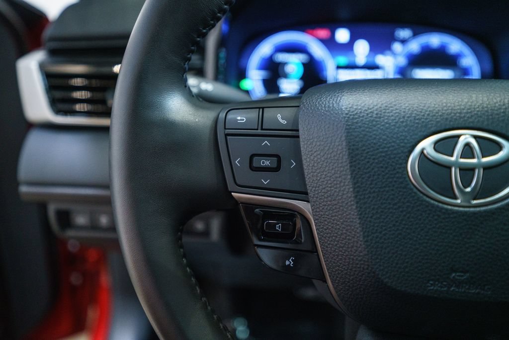 Used 2025 Toyota Camry XSE FWD image 18