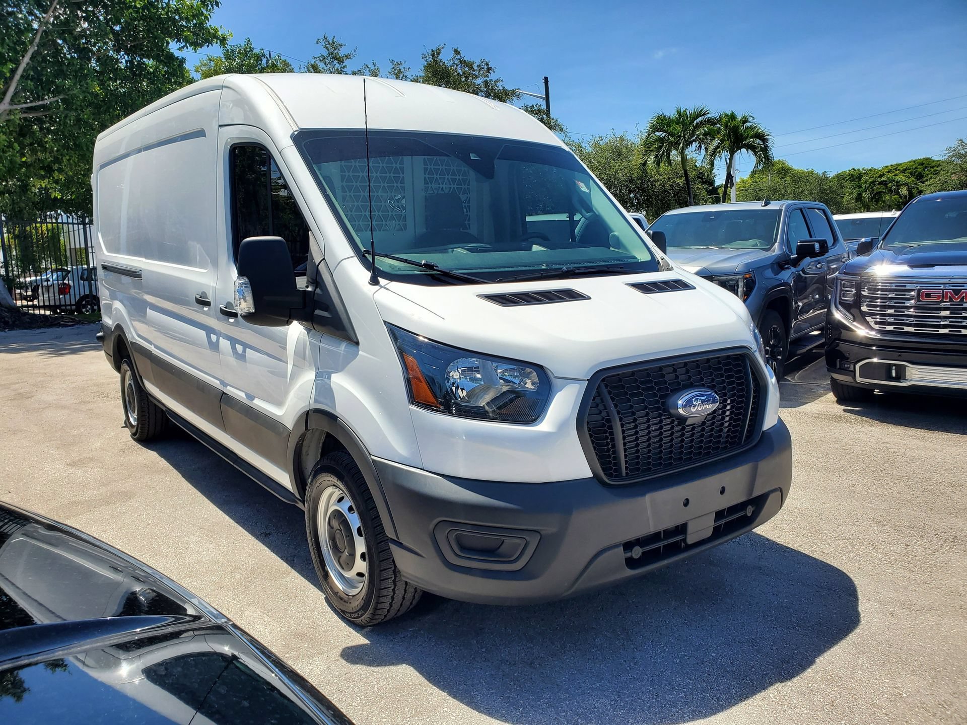 Used 2024 Ford Transit 250 148 Medium Roof RWD video 2