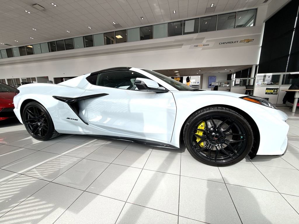 Used 2024 Chevrolet Corvette Z06 image 11