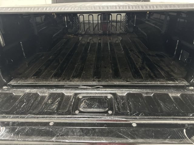 Used 2023 Jeep Gladiator Mojave AWD/4WD image 16