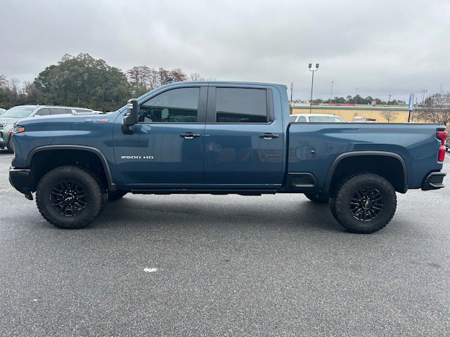 Used 2024 Chevrolet Silverado 2500 ZR2 w/ Technology Package image 1