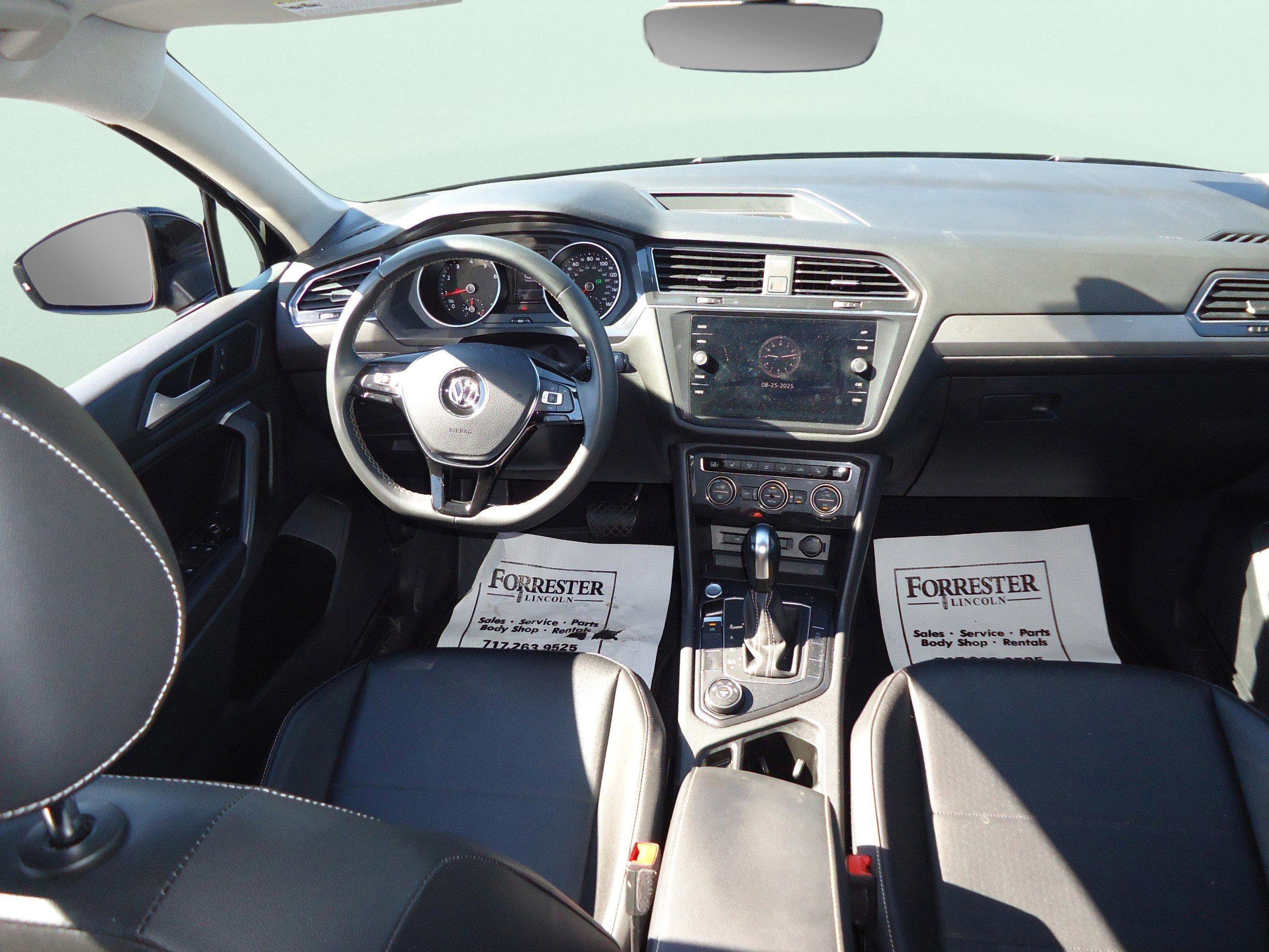 Used 2021 Volkswagen Tiguan SE image 10