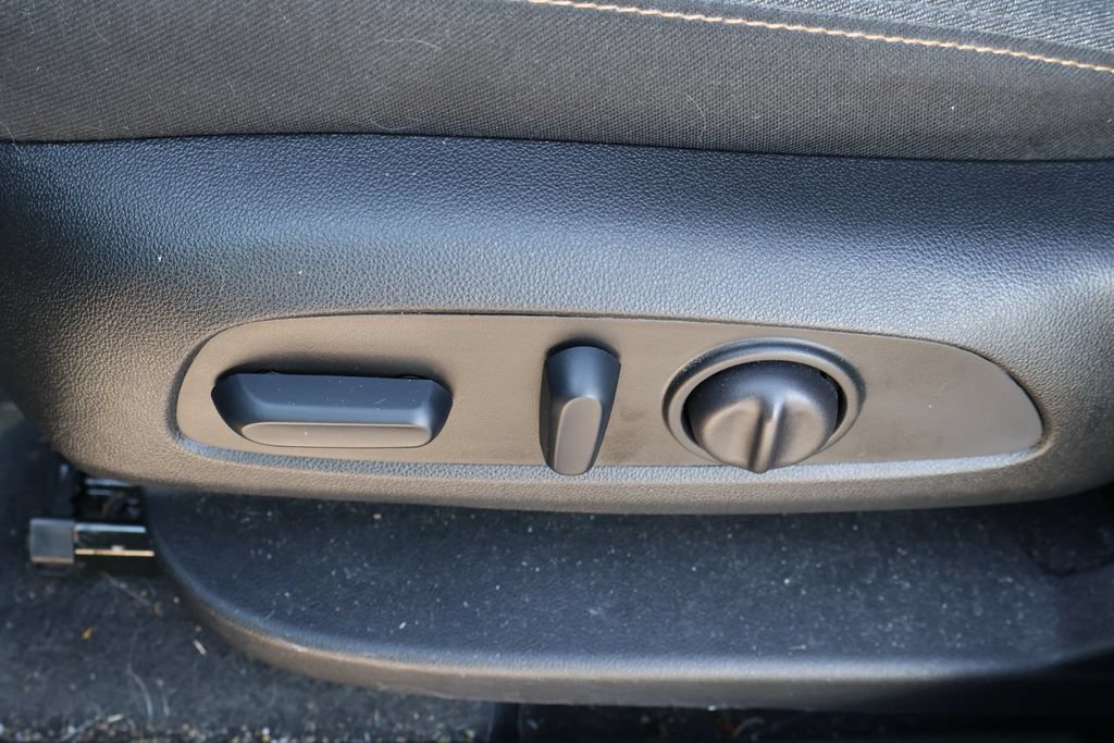Used 2024 Chevrolet Equinox LT FWD image 14