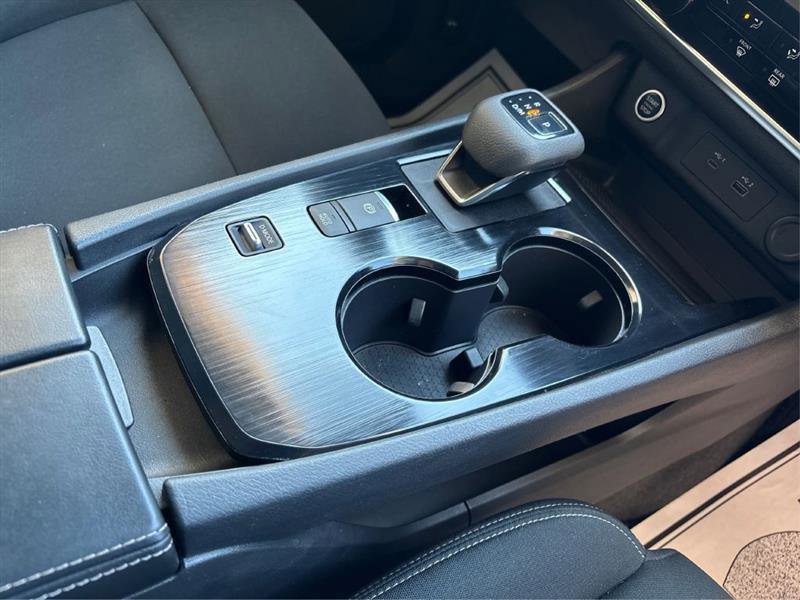 Used 2023 Nissan Rogue S image 21