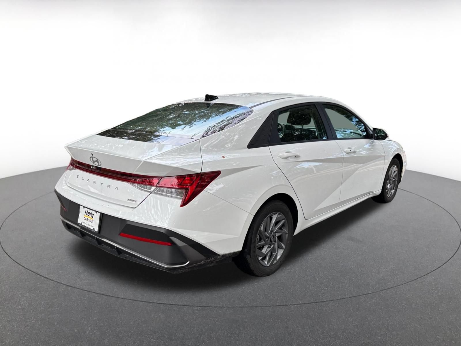 Used 2026 Hyundai Elantra Hybrid FWD image 12