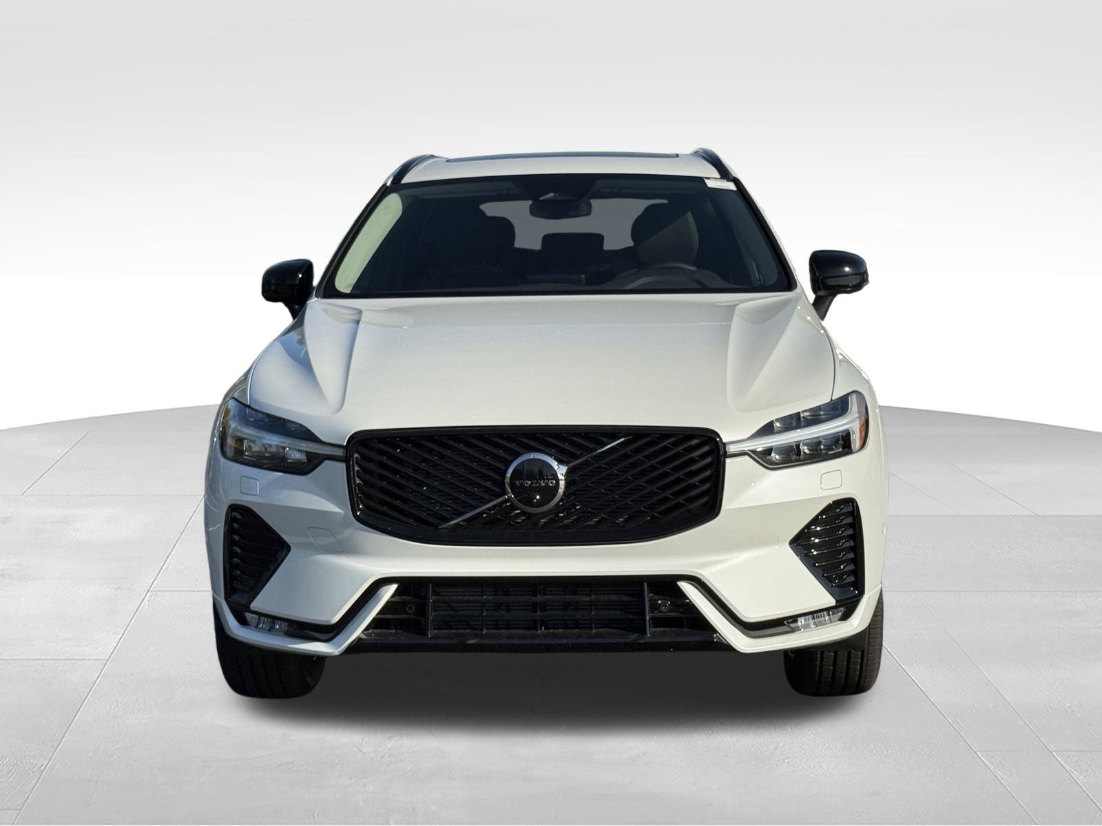 New 2027 Volvo XC60 B5 Plus AWD/4WD image 9