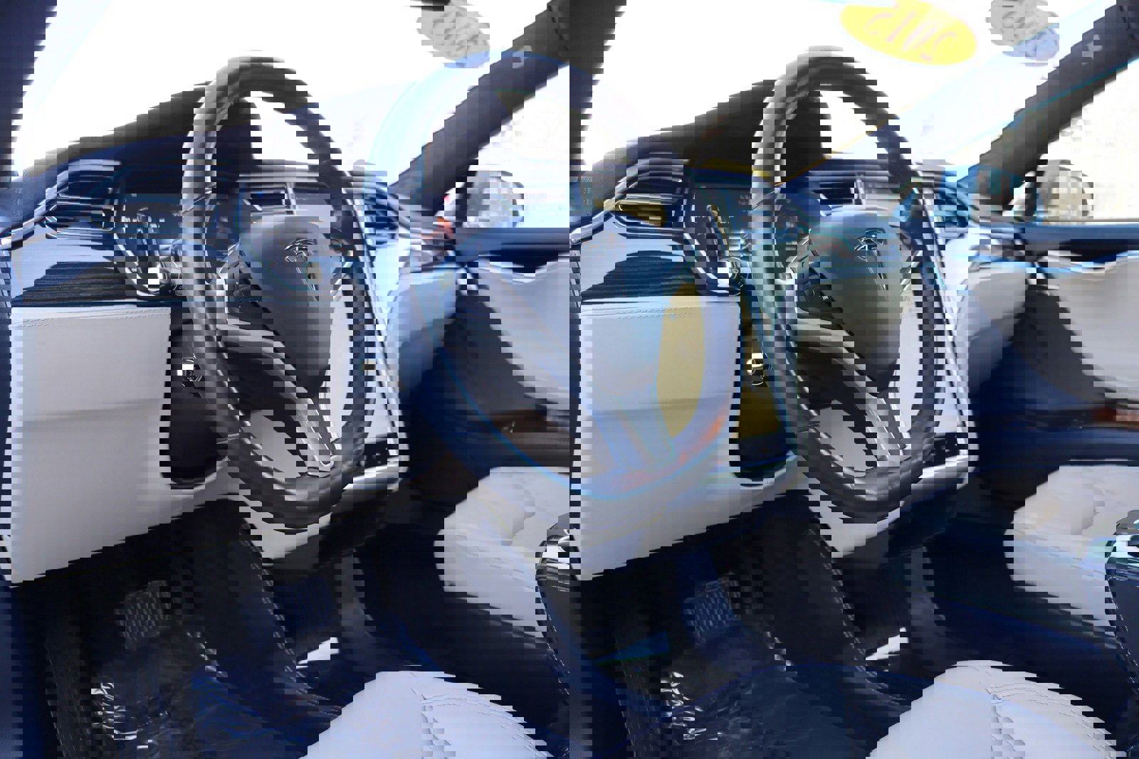 Used 2015 Tesla Model S 70D image 10