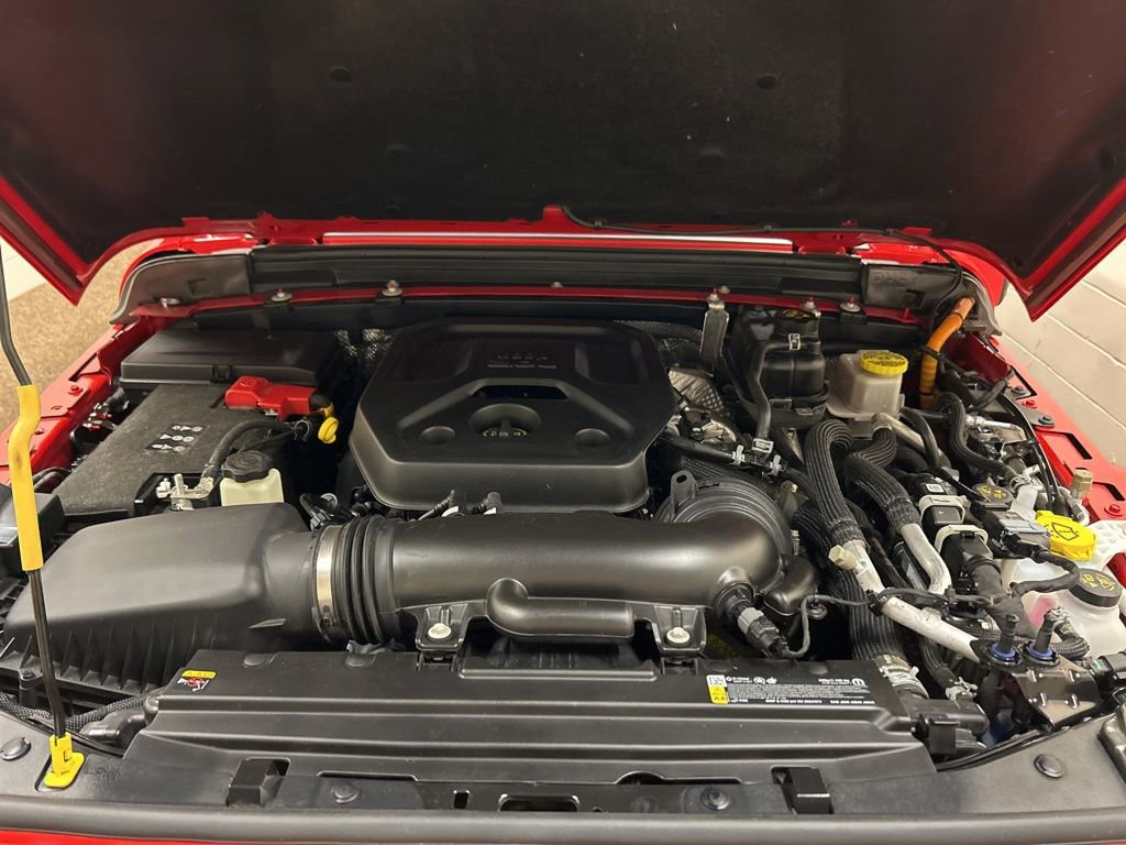 Used 2025 Jeep Wrangler Unlimited Sahara image 12