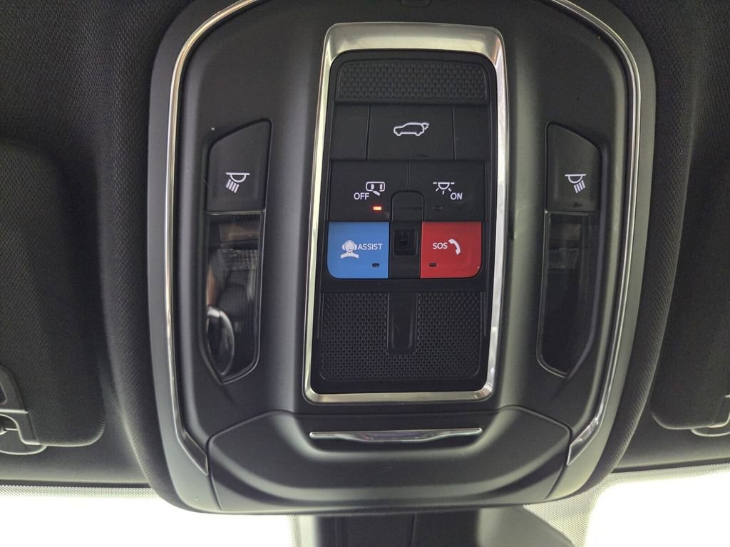 Certified 2025 Jeep Grand Cherokee Limited image 17