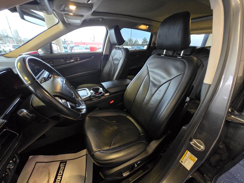 Used 2022 Lincoln Nautilus Reserve w/ Equipment Group 201A image 12