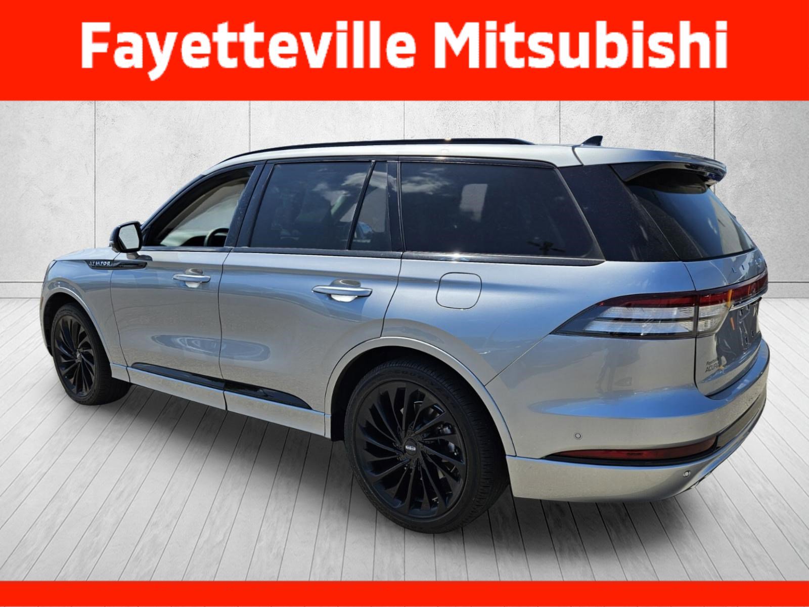 Used 2024 Lincoln Aviator Reserve w/ Equipment Group 201A RWD image 5