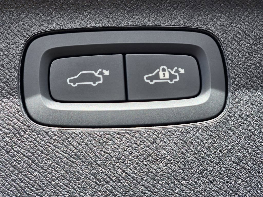 New 2026 Volvo XC90 B6 Ultra w/ Lounge Package image 25