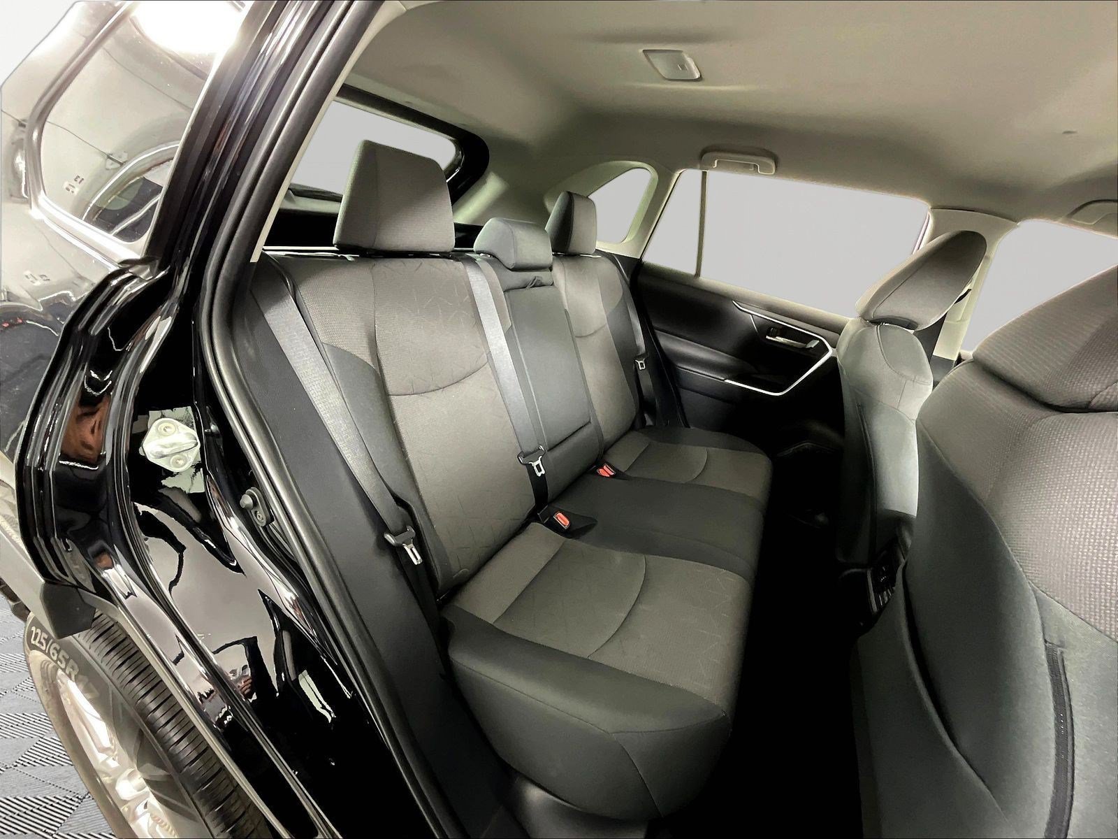 Used 2024 Toyota RAV4 XLE FWD image 25