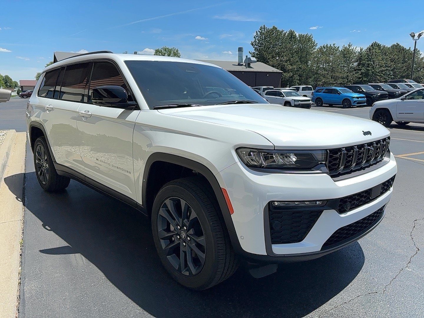 New 2026 Jeep Grand Cherokee L Limited AWD/4WD image 5