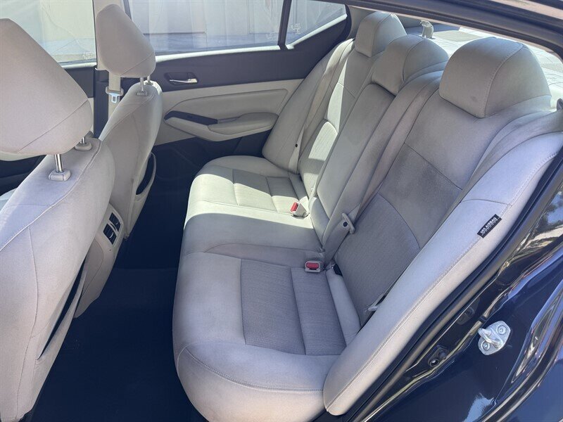 Used 2019 Nissan Altima 2.5 SV FWD image 15