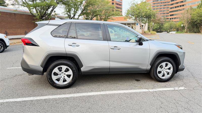 Used 2025 Toyota RAV4 LE AWD/4WD image 8