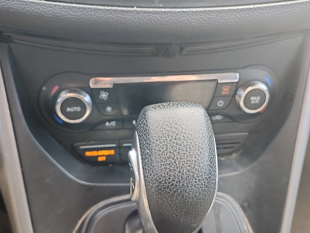 Used 2016 Ford Escape SE w/ Equipment Group 201A FWD image 27