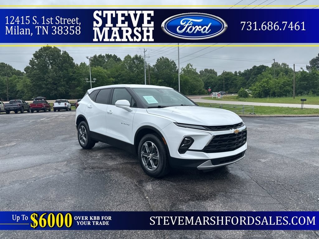 Used 2025 Chevrolet Blazer LT AWD/4WD image 1