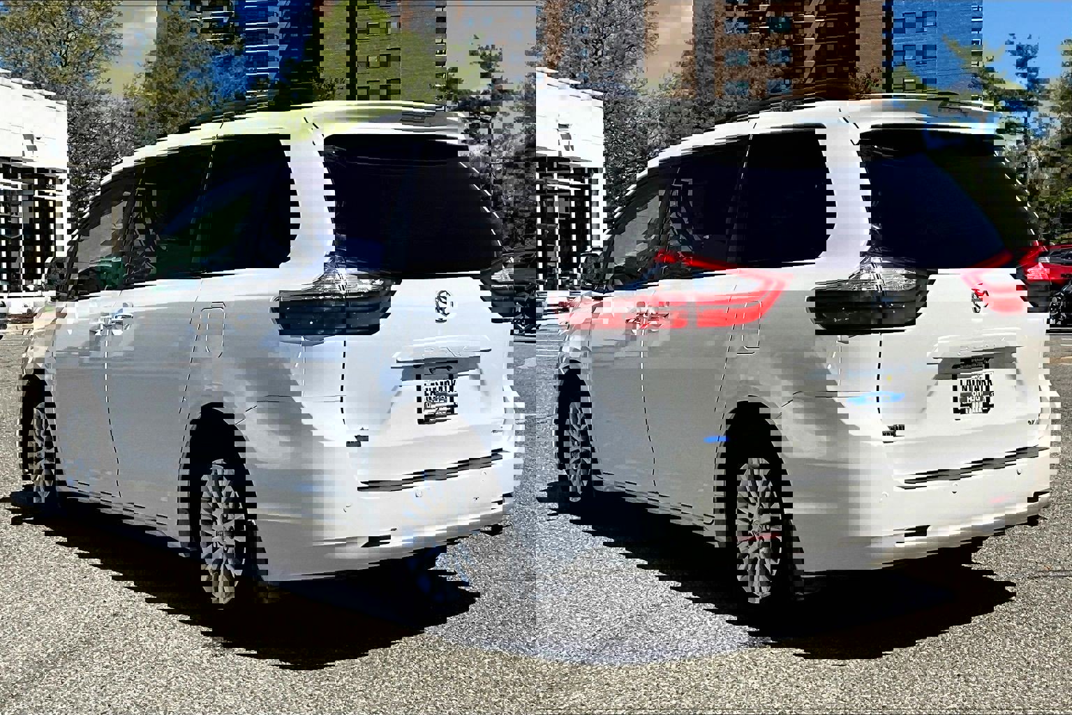 Used 2016 Toyota Sienna XLE Premium image 12