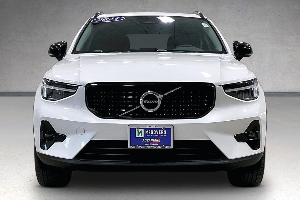 Certified 2023 Volvo XC40 B5 Plus w/ Protection Package Premier AWD/4WD image 2