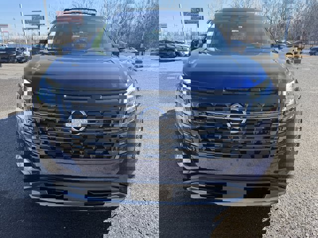 New 2026 Nissan Pathfinder SL image 2