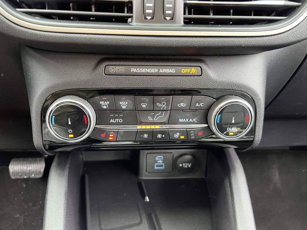 Used 2022 Ford Escape SEL w/ Technology Package image 26