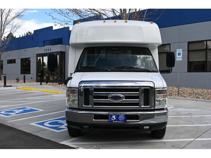 Used 2012 Ford E-350 and Econoline 350 Super Duty w/ Shuttle Bus Prep Pkg RWD image 4