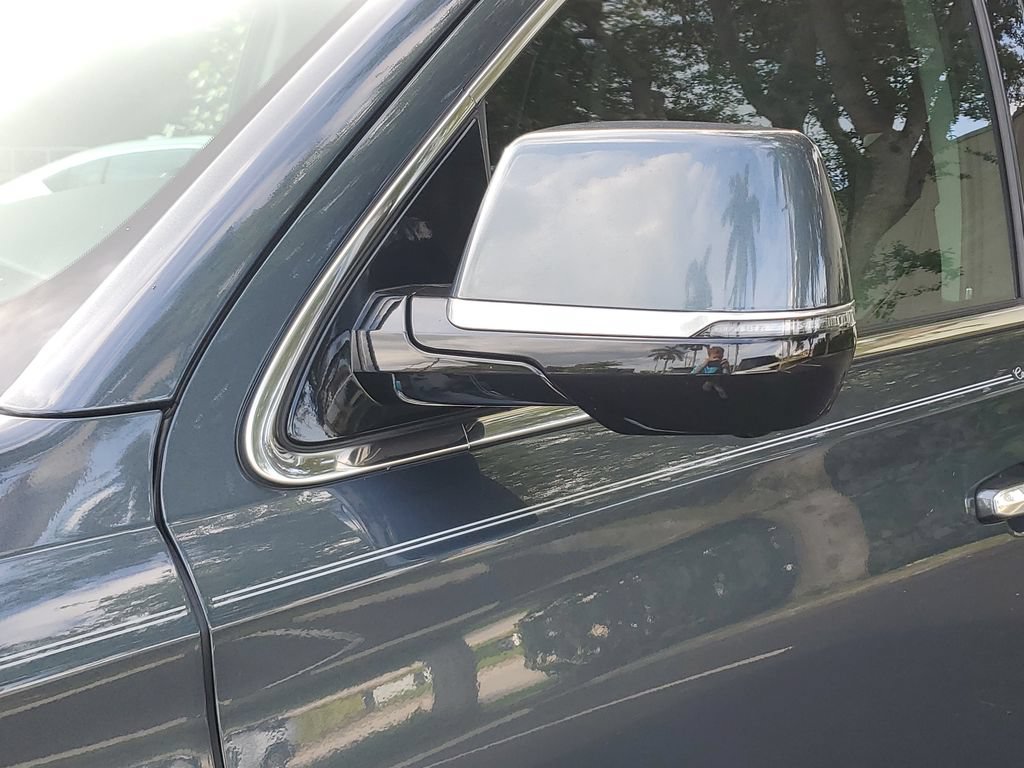 Used 2020 Cadillac Escalade Luxury AWD/4WD image 12