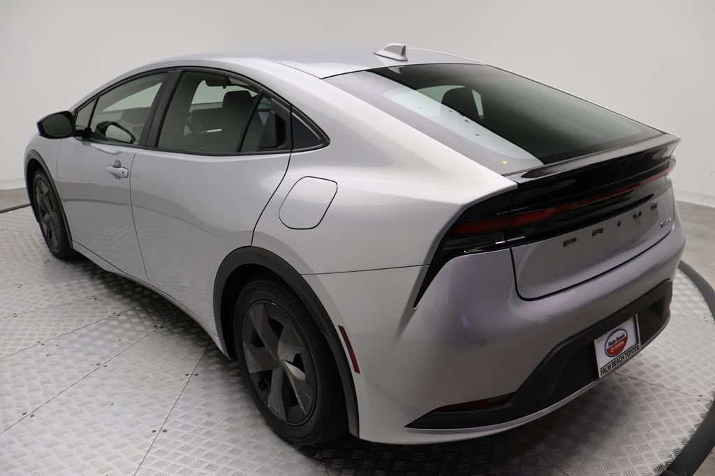 Used 2023 Toyota Prius LE image 11
