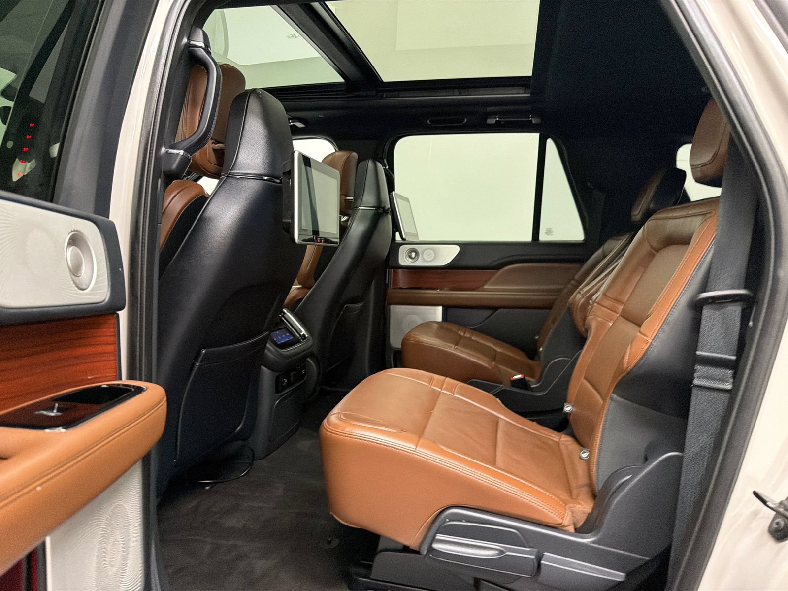 Used 2022 Lincoln Navigator L Reserve AWD/4WD image 23