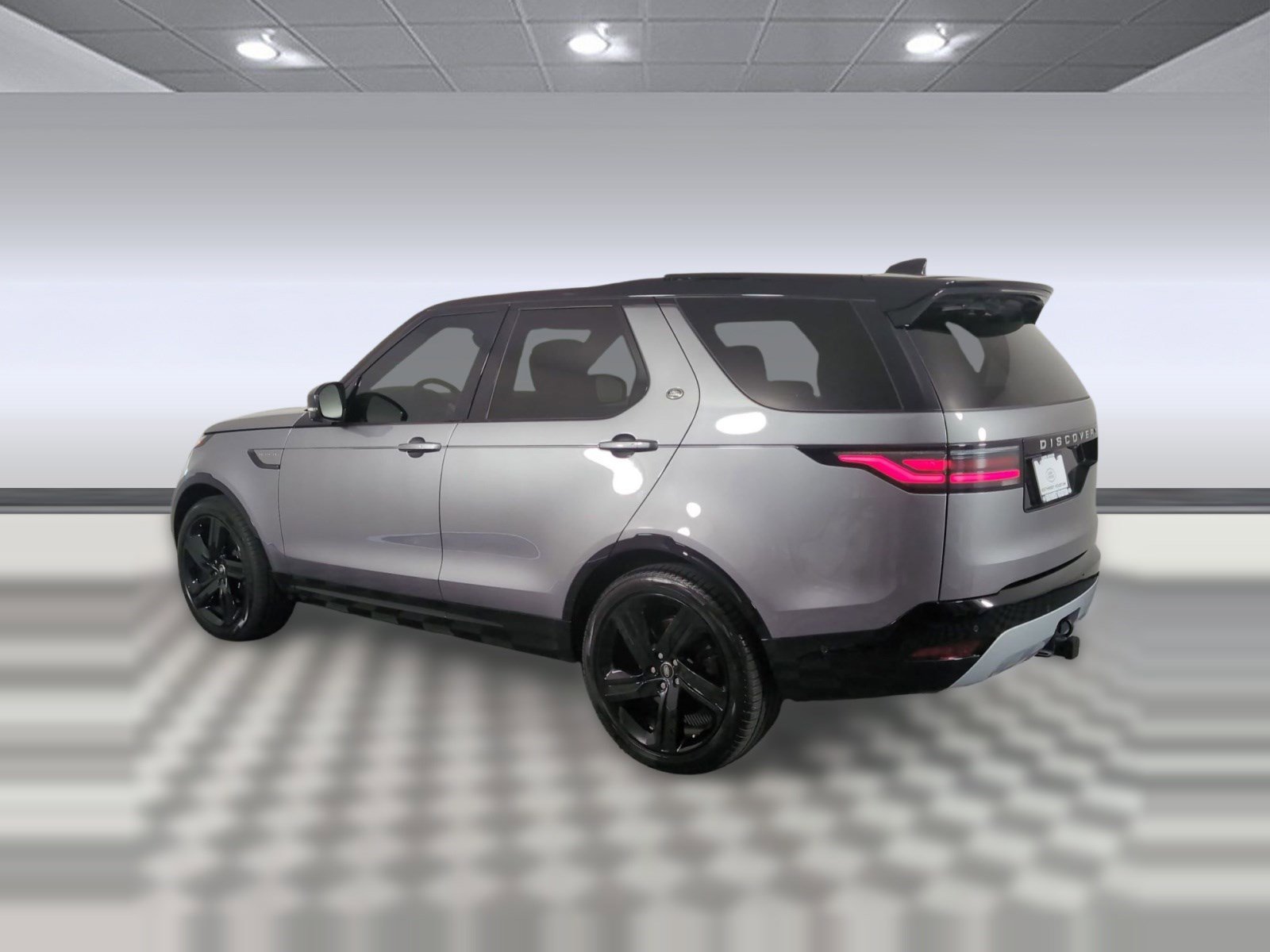 Certified 2025 Land Rover Discovery Metropolitan Edition image 2