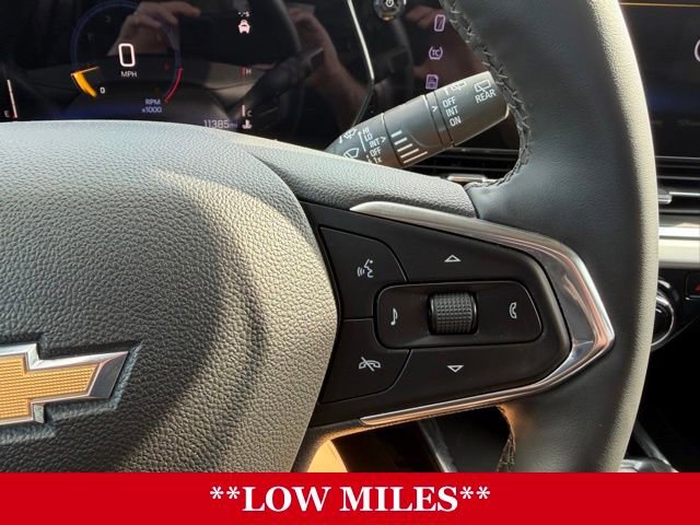 Used 2025 Chevrolet Trax LT w/ LT Convenience Package image 13