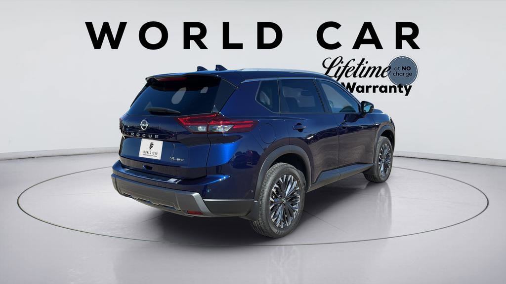 Used 2025 Nissan Rogue SL w/ Tech Package image 14