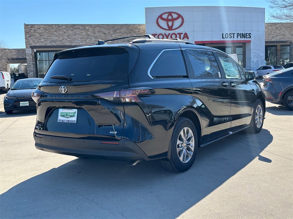 New 2026 Toyota Sienna XLE image 4