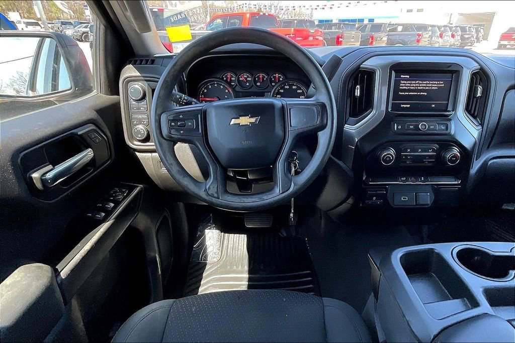 Used 2020 Chevrolet Silverado 1500 Custom w/ Custom Value Package image 5