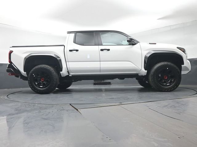 Certified 2025 Toyota Tacoma TRD Pro AWD/4WD image 33
