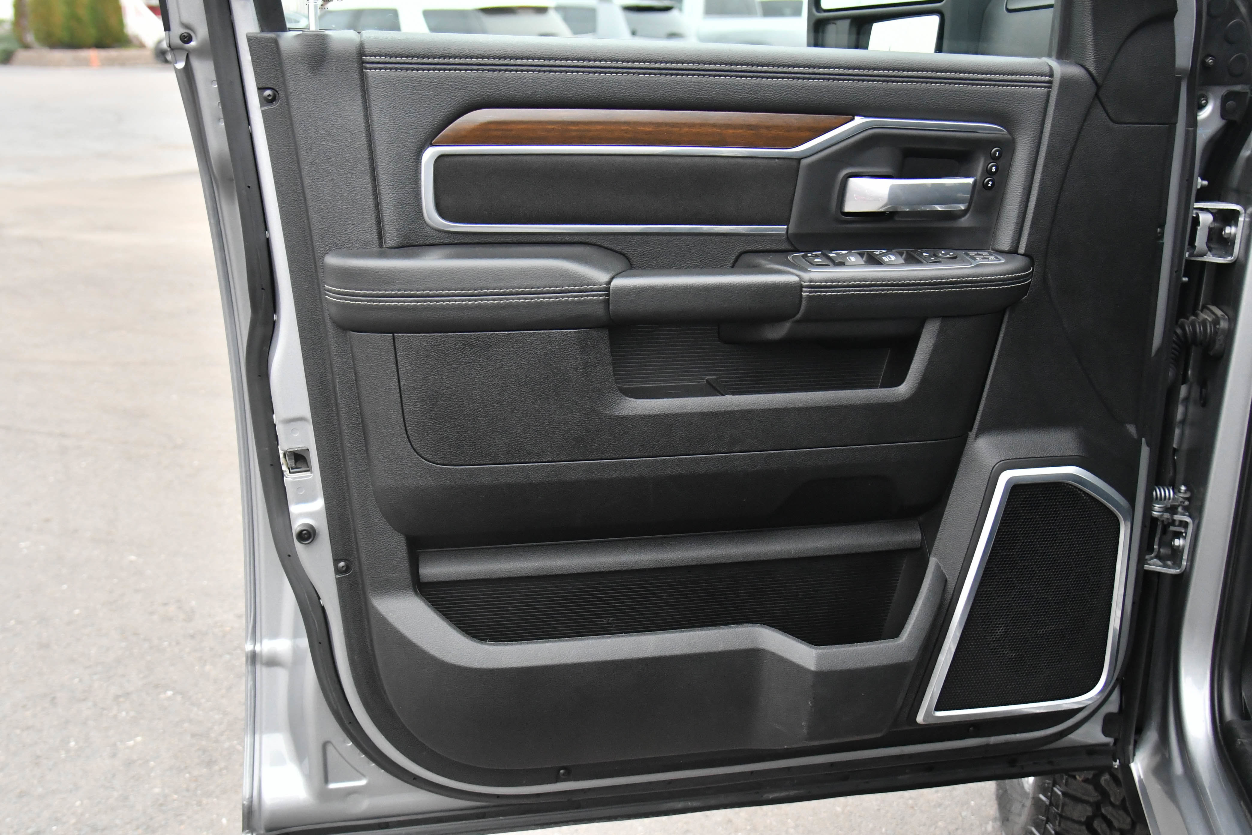 Used 2024 RAM 2500 Laramie image 17