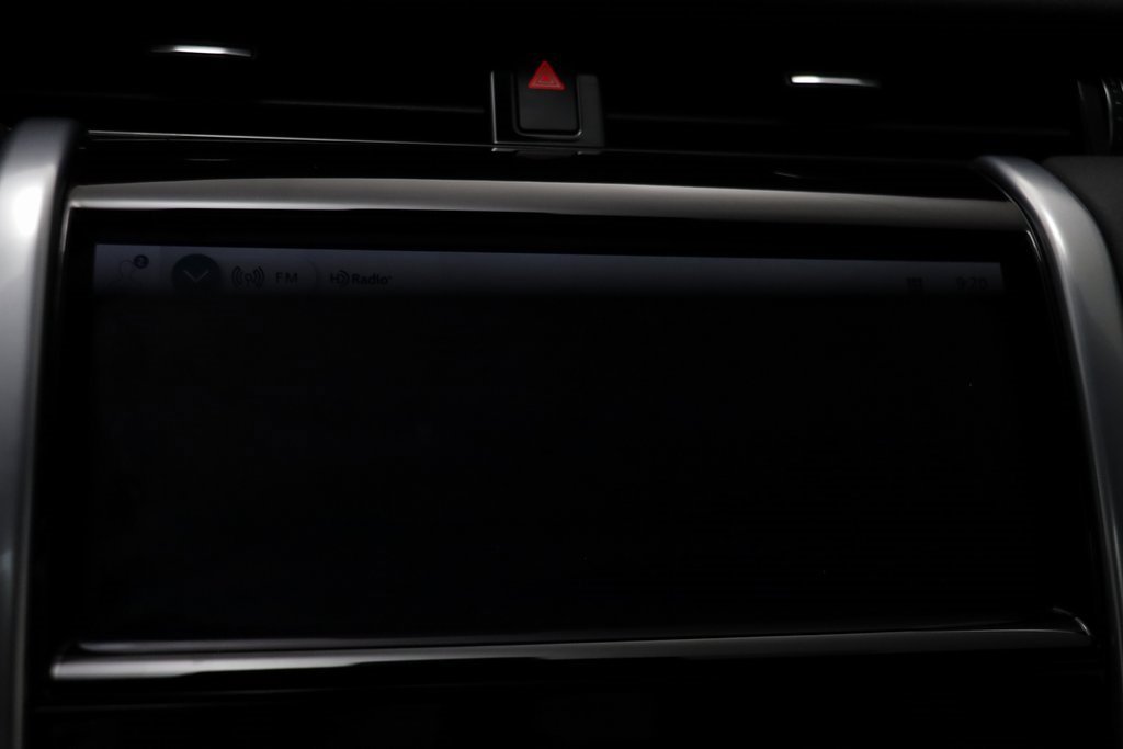 Used 2022 Land Rover Discovery Sport SE image 10