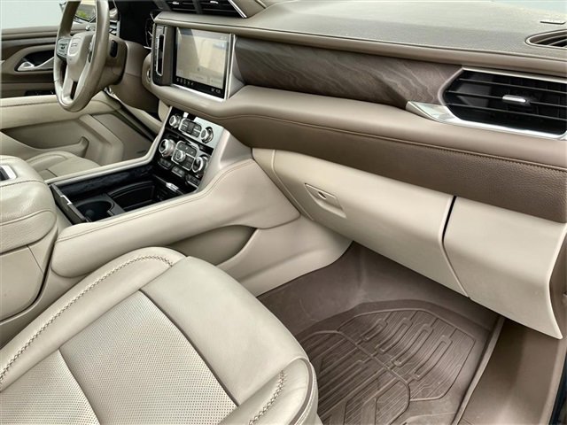 Used 2021 GMC Yukon Denali w/ Denali Premium Package image 32