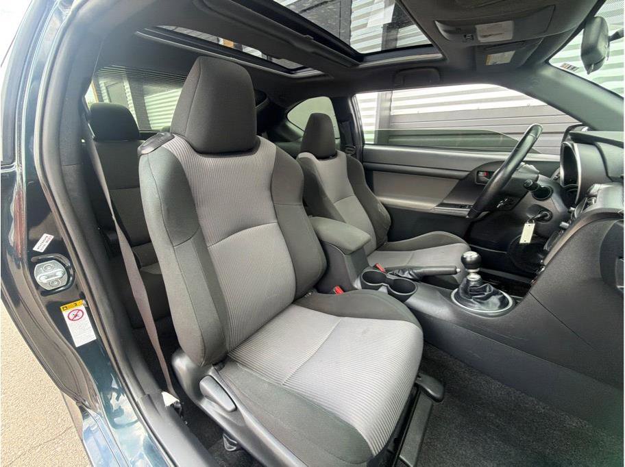 Used 2015 Scion tC FWD image 18
