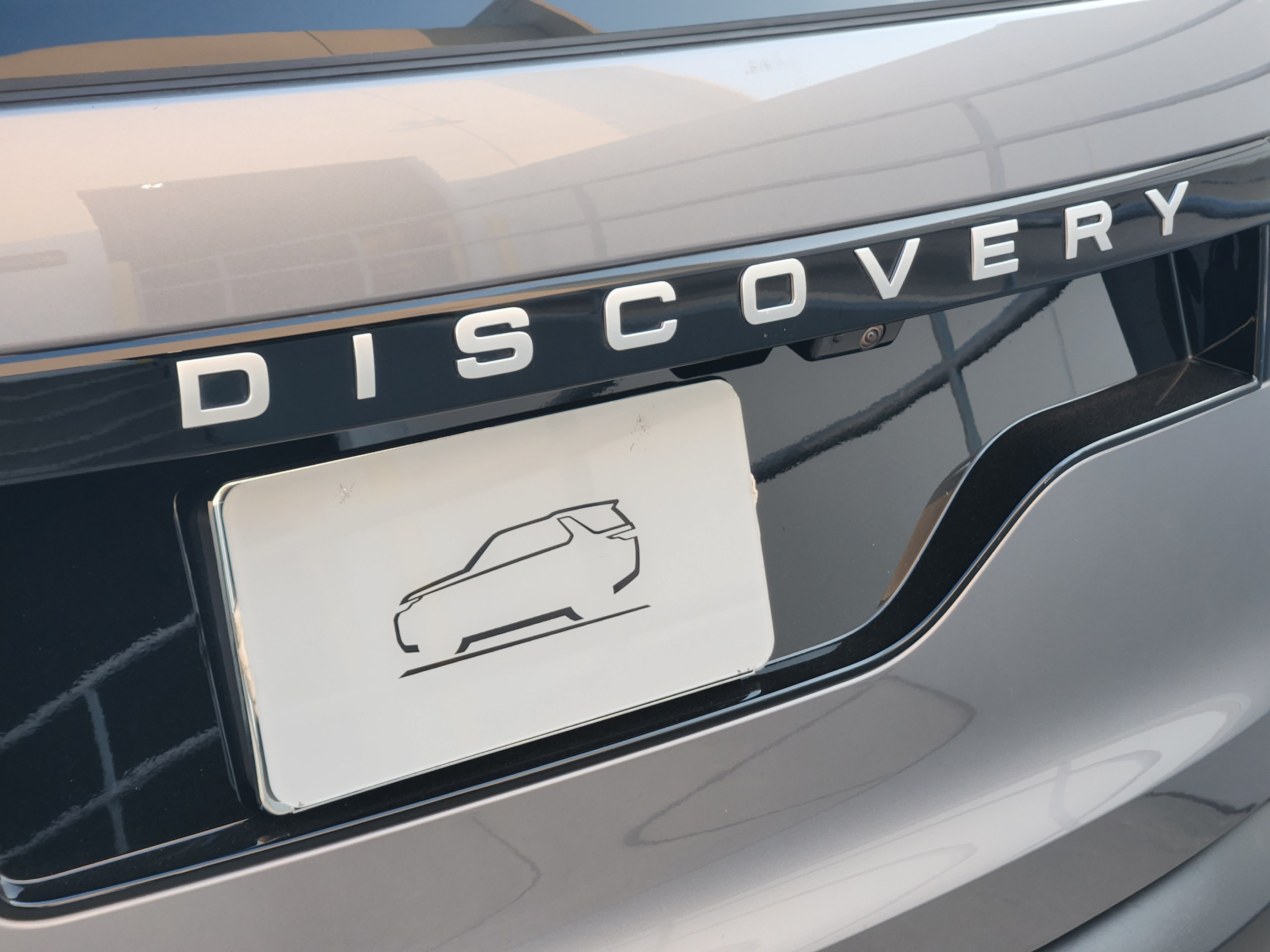 Certified 2025 Land Rover Discovery S AWD/4WD image 36
