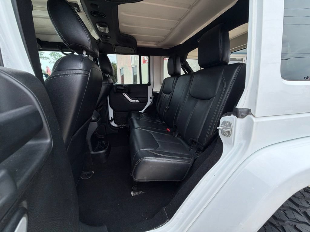 Used 2017 Jeep Wrangler Unlimited Rubicon AWD/4WD image 43