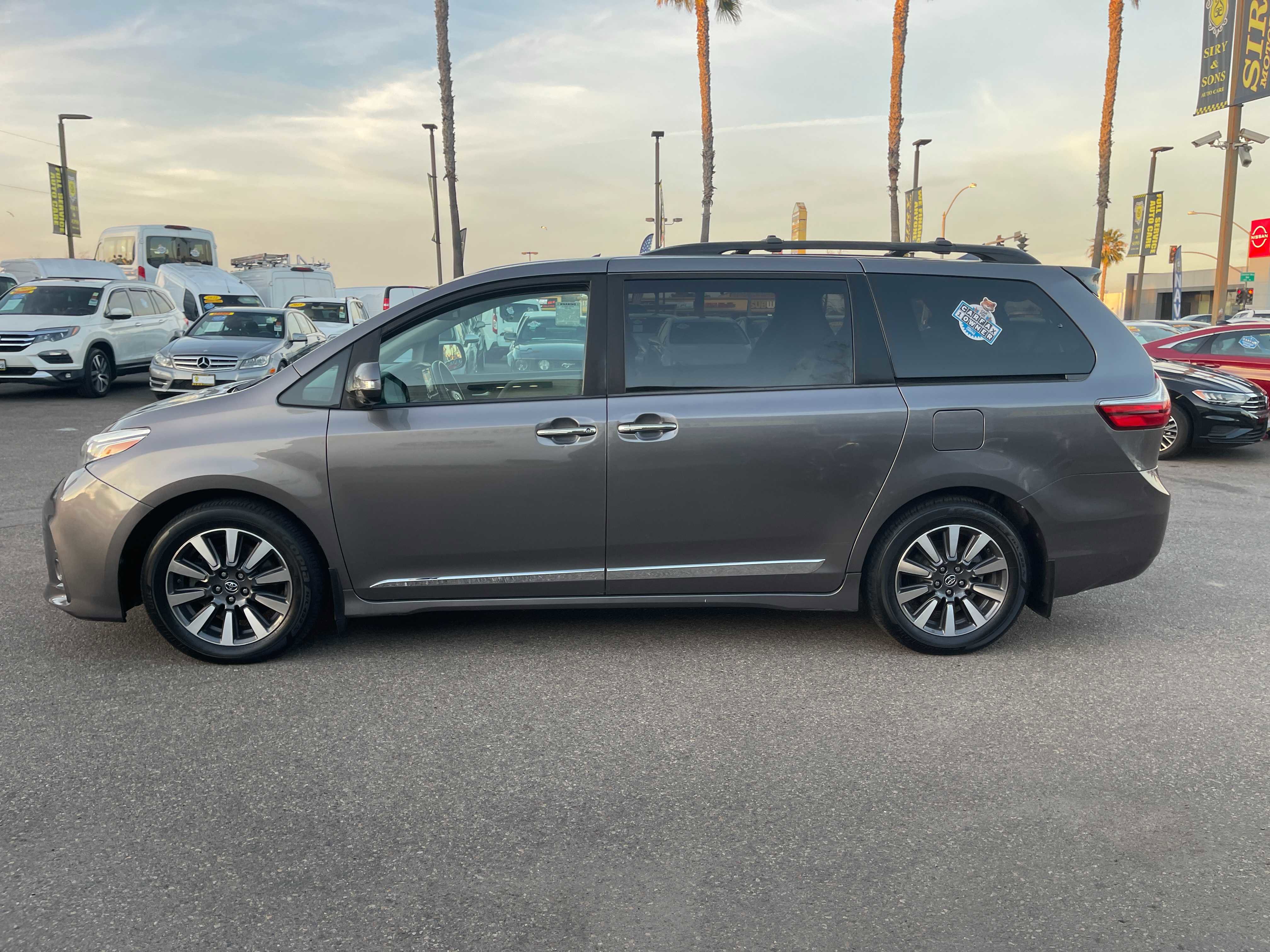 Used 2019 Toyota Sienna Limited Premium w/ Protection Package image 6