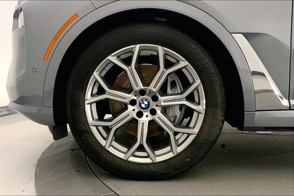 Certified 2026 BMW X7 xDrive40i AWD/4WD image 8