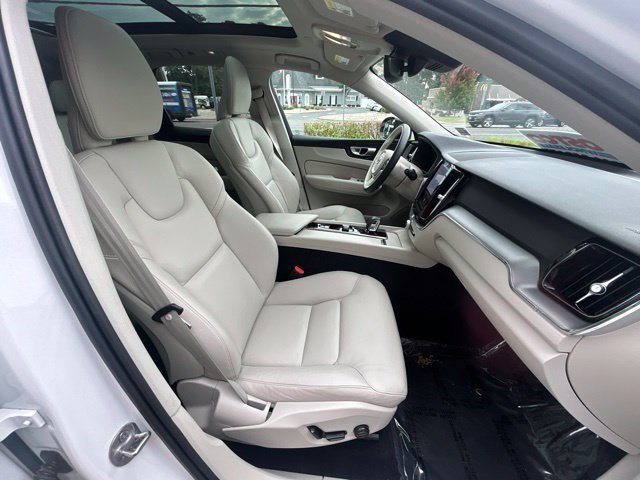 Certified 2024 Volvo XC60 B5 Core w/ Climate Package AWD/4WD image 15