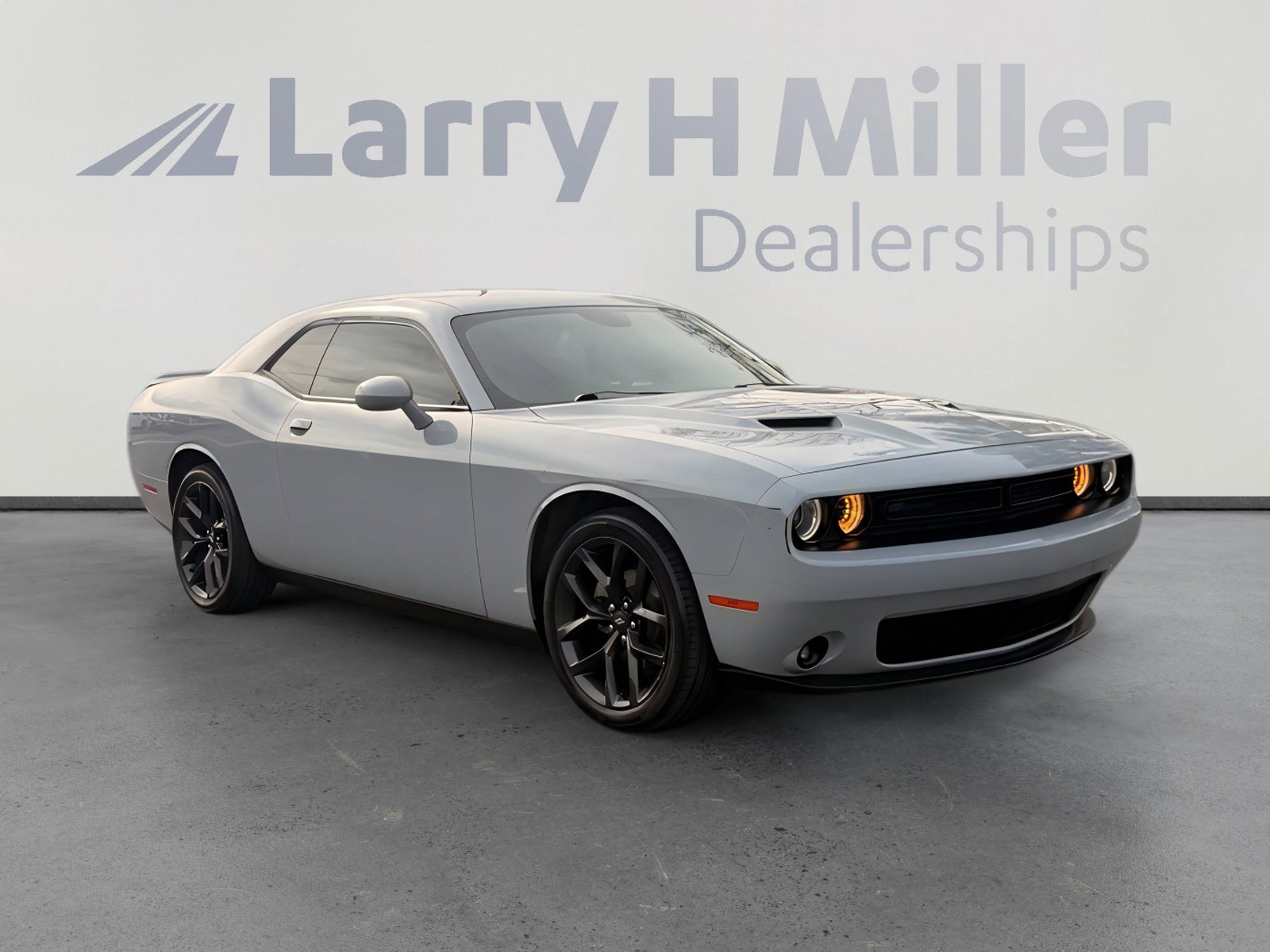 Used 2021 Dodge Challenger SXT w/ Blacktop Package image 7