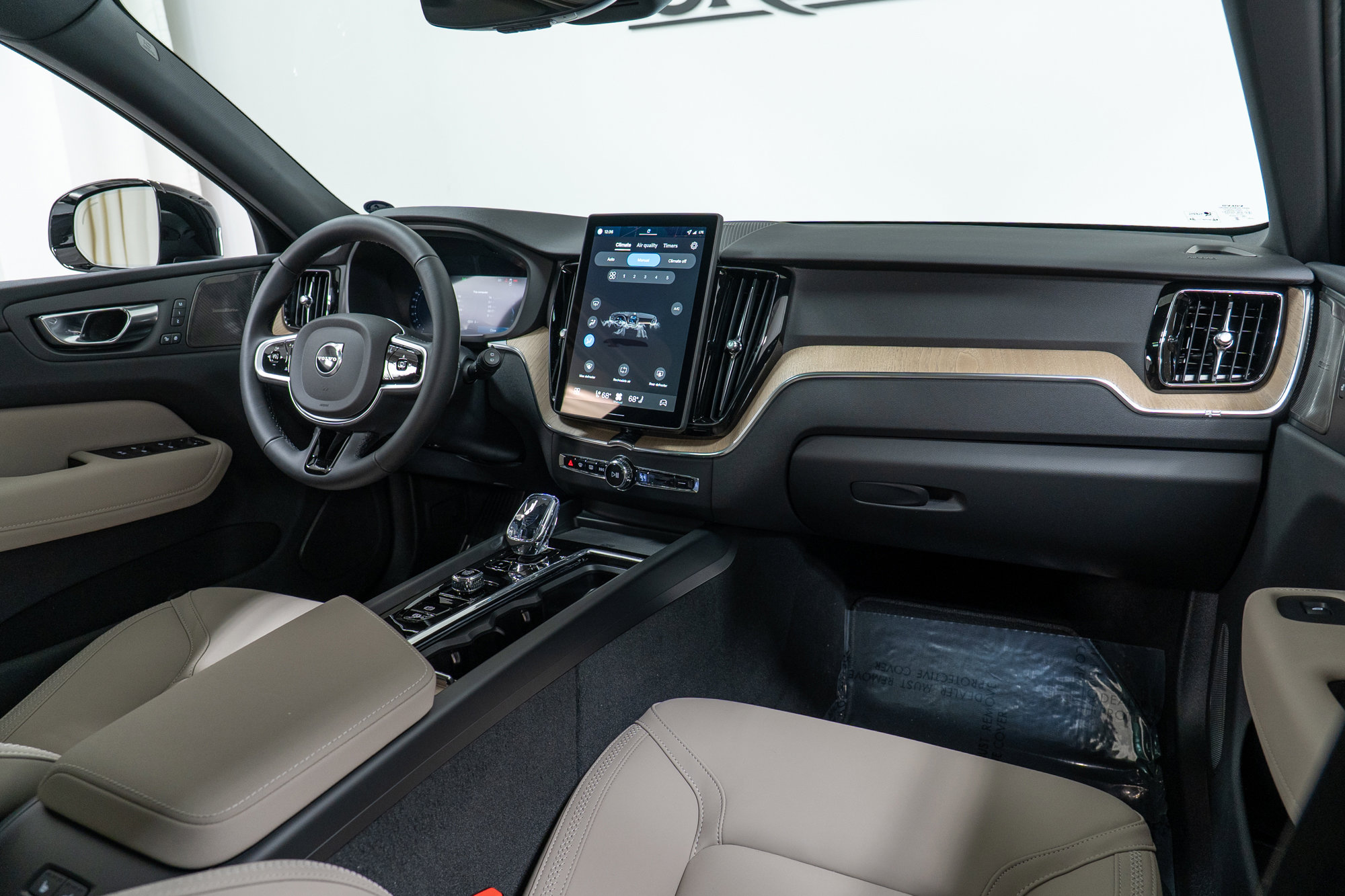 New 2026 Volvo XC60 B5 Plus w/ Climate Package image 14