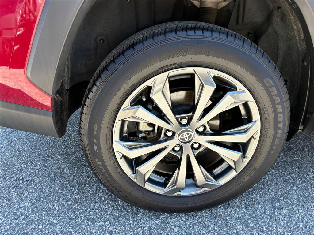 Used 2023 Toyota RAV4 XLE Premium AWD/4WD image 26