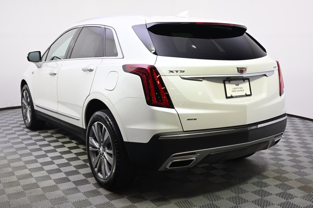 Certified 2025 Cadillac XT5 Premium Luxury image 3